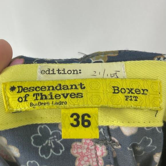 NWOT DESCENDENT OF THIEVES Pants Men 36 Floral BoxerFit Navy Pink”Don’t Tell Mom - Picture 3 of 11